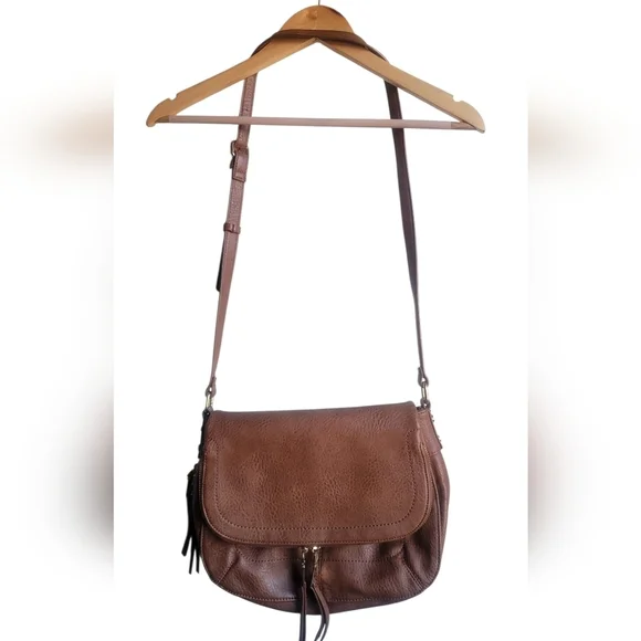 Urban Expressions Elegant Brown Leather Shoulder Bag - Picture 2 of 11
